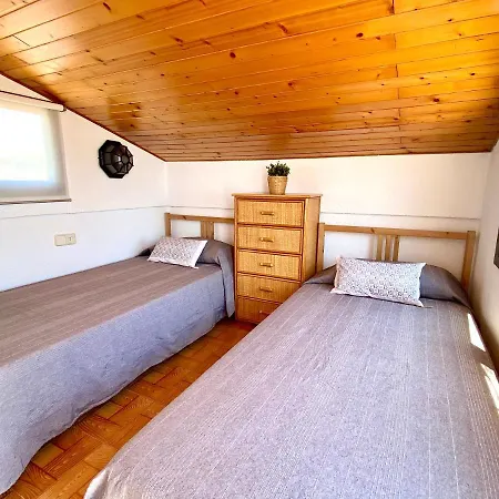 Casa Comoda Delante De La Playa Con Vista Al Mar קמברילס